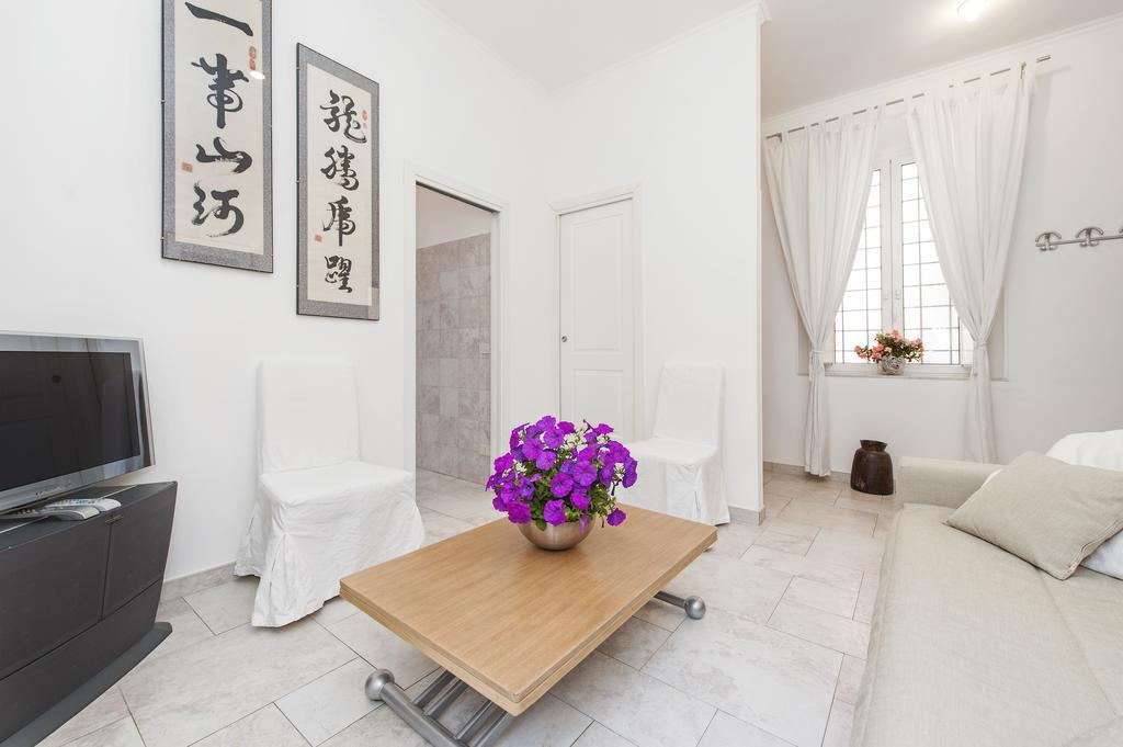Foscolo Al 24 Apartment Рим Стая снимка